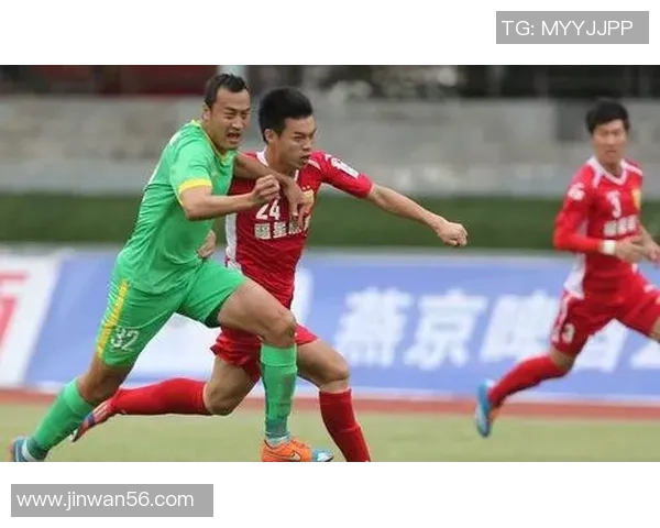 昔日球场英雄化身老者重返赛场展现风采的感人故事