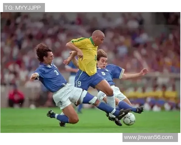 全球足球巨星风采大汇集各国队员精彩瞬间全景展示