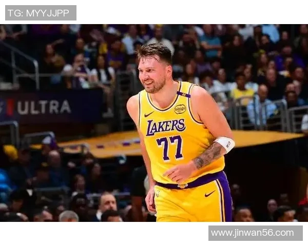 足球球星比赛中疑似拉眼角动作引发巨大争议舆论场持续发酵